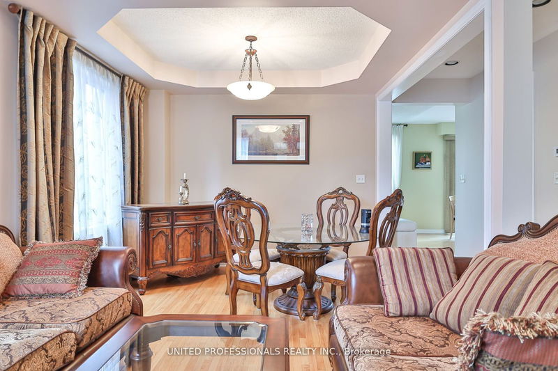 29 Raintree Cres  Richmond Hill, L4E 3T5 | Image 4