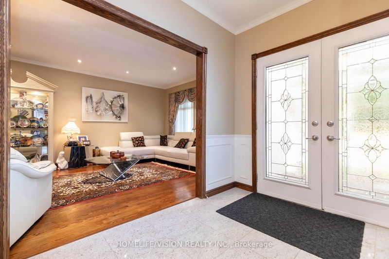 137 Old Surrey Lane  Richmond Hill, L4C 6R9 | Image 11