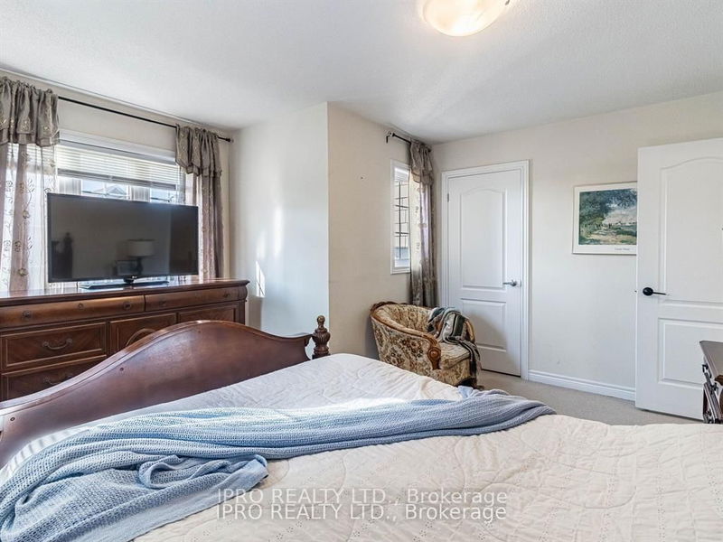 83 Pavlova Cres  Richmond Hill, L4E 0W1 | Image 32