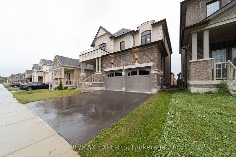 224 Danny Wheeler Blvd  Georgina, L4P 0J8 | Image 3