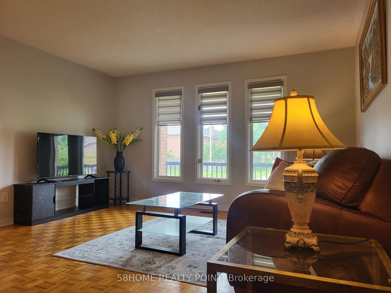 Main - 148 Castlehill Rd, Vaughan, L6A 1N7 | Image 2