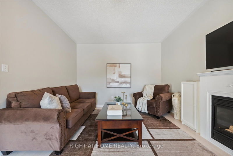 134 Hollandview Tr  Aurora, L4G 7H2 | Image 14