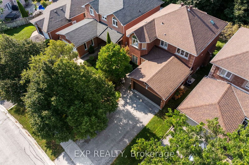 809 Surin Crt  Newmarket, L3Y 8R3 | Image 5