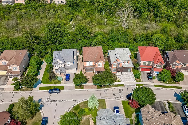 63 Westway Cres  Vaughan, L4K 5M1 | Image 3