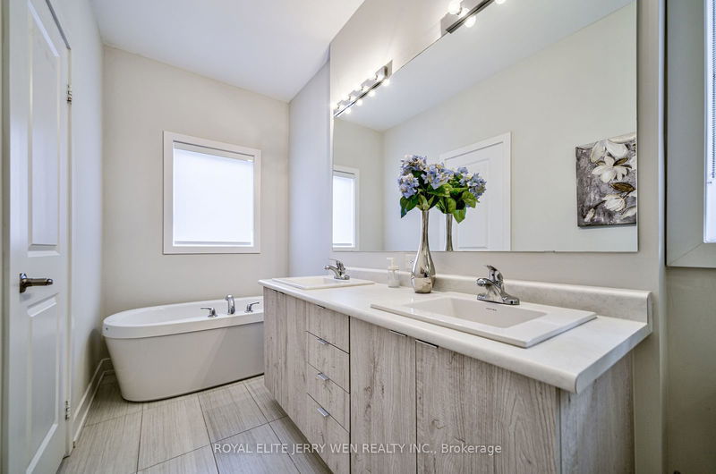 54 Laskin Dr  Vaughan, L6A 5A4 | Image 25