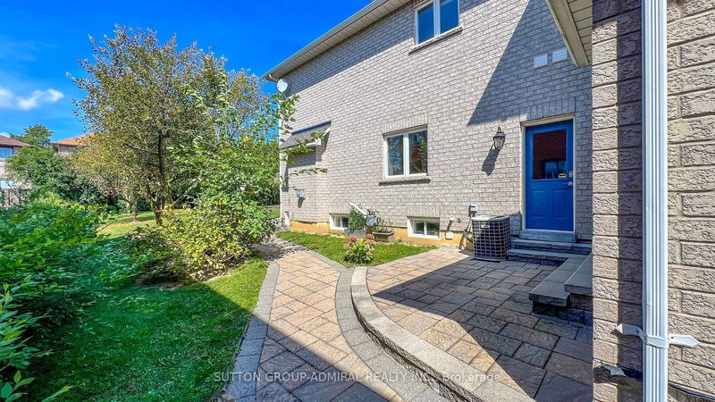 112 Crestwood Rd  Vaughan, L4J 1A6 | Image 36