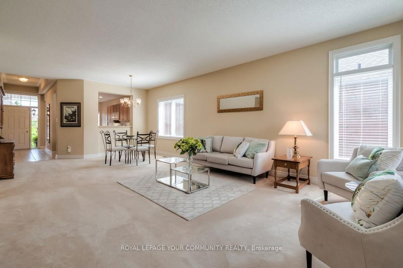 22 Faldos Flight   Whitchurch-Stouffville, L4A 1M8 | Image 7