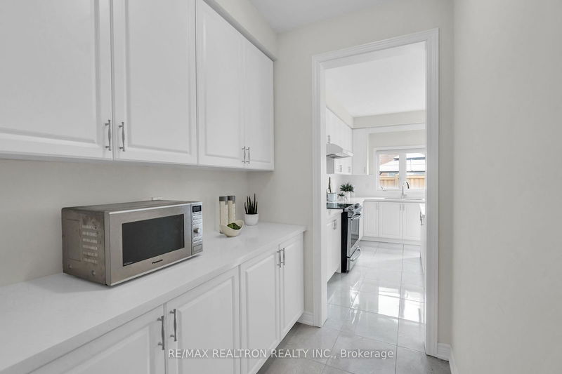 27 Pietrowski Dr  Georgina, L4P 1J5 | Image 12