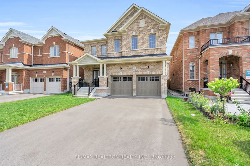 27 Pietrowski Dr  Georgina, L4P 1J5 | Image 2