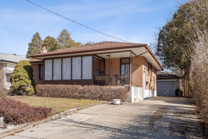 285 Lennox Ave  Richmond Hill, L4C 2A4 | Image 2