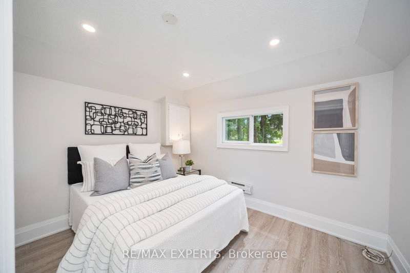 302 Hollywood Dr  Georgina, L4P 2Z8 | Image 19