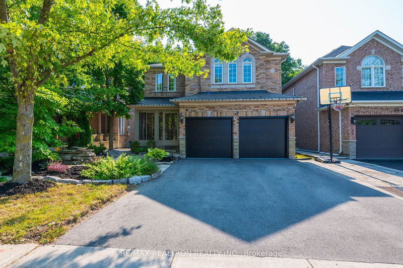 93 Regency View Hts  Vaughan, L6A 3T8 | Image 1