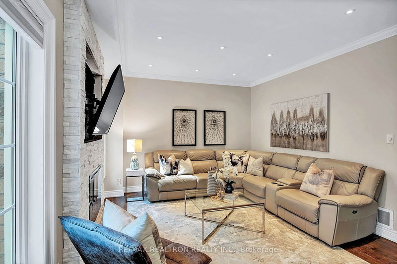 93 Regency View Hts  Vaughan, L6A 3T8 | Image 10