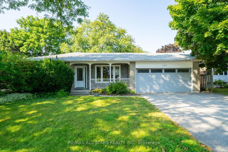 home for lease on 200 Manitoba Street