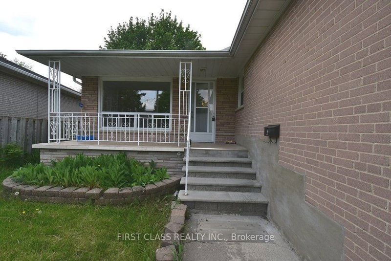 368 Balkan Rd, Richmond Hill, L4C 2P1 | Image 3