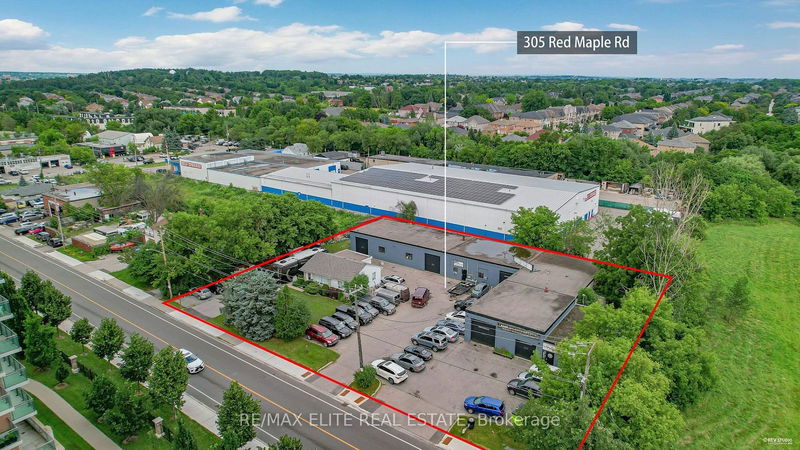 305 Red Maple Rd  Richmond Hill, L4C 6P2 | Image 1