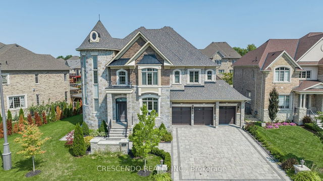 15 Chuck Ormsby Crescent