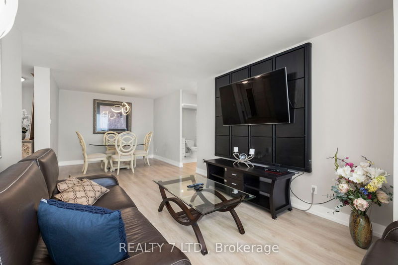  909 - 120 Promenade Circ  Vaughan, L4J 7W9 | Image 10