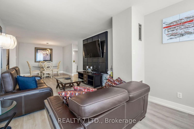  909 - 120 Promenade Circ  Vaughan, L4J 7W9 | Image 9