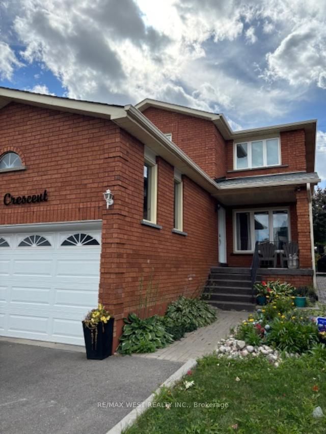 home for sale on 71 Lamp Crescent