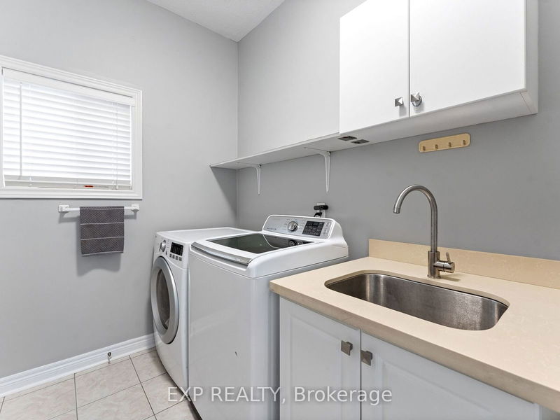 70 Brookhaven Cres  Markham, L6C 2X9 | Image 16