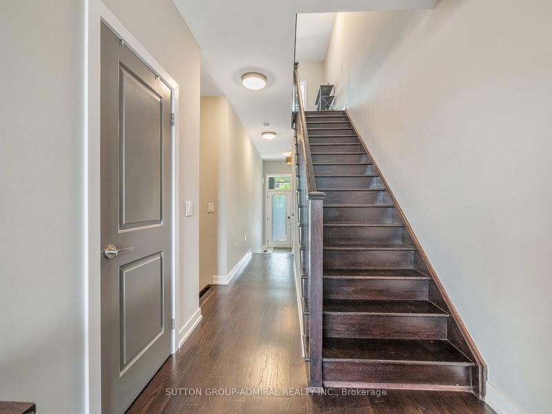 3 Glenngarry Cres  Vaughan, L6A 4Z4 | Image 4