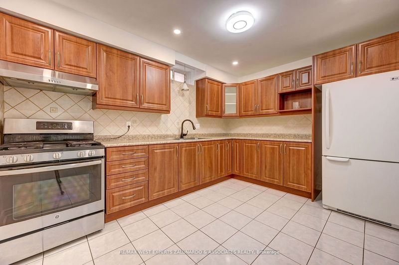 home for lease on 63 Romano Crescent