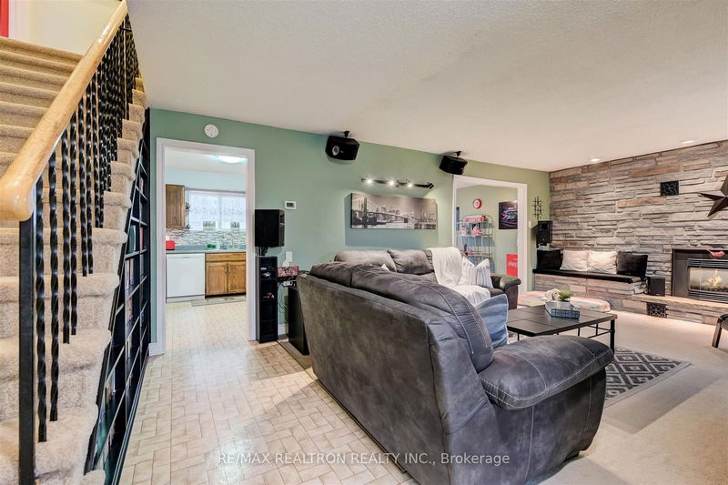 88 Marine Dr  Innisfil, L0L 1R0 | Image 11