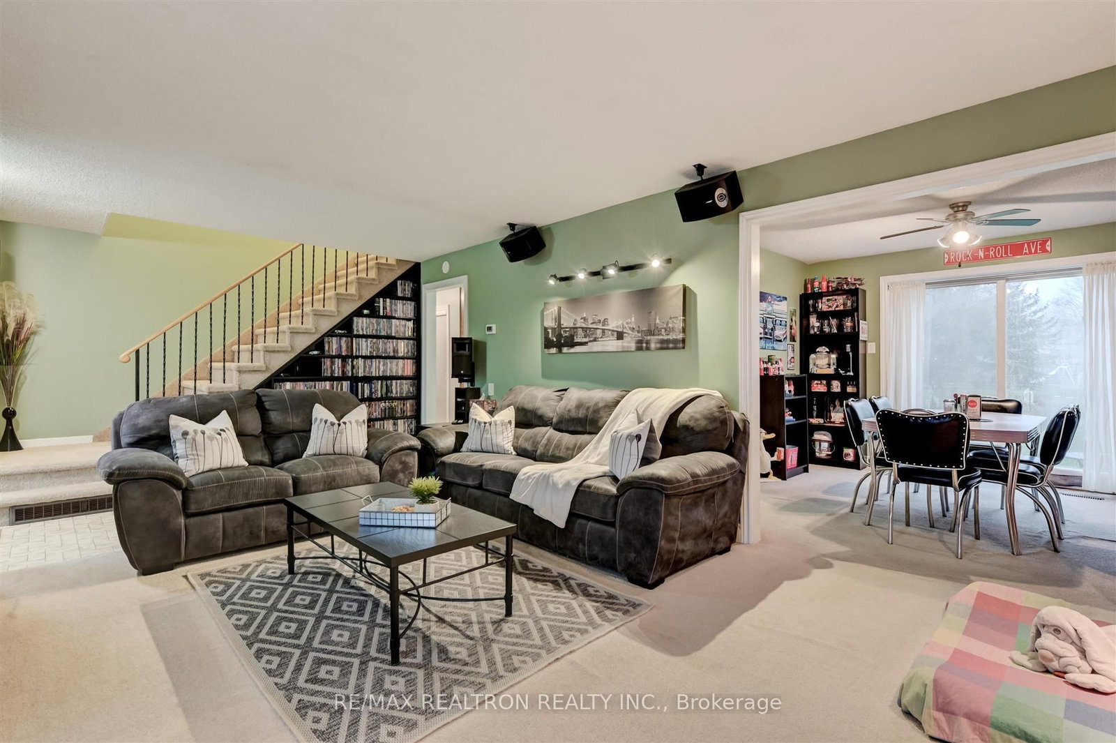 Listing Image 7