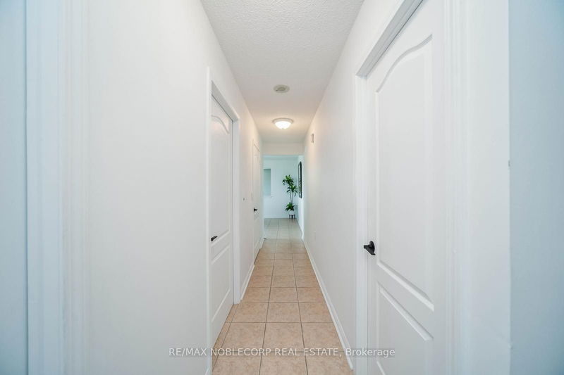  410 - 2500 Rutherford Rd  Vaughan, L4K 5R1 | Image 6