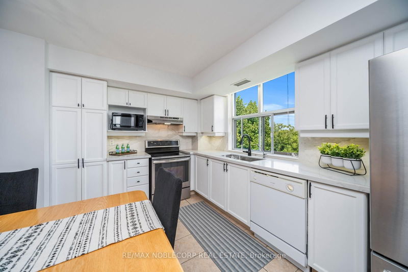  410 - 2500 Rutherford Rd  Vaughan, L4K 5R1 | Image 9