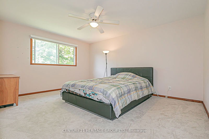 289 Richmond St  Richmond Hill, L4C 3Z2 | Image 16