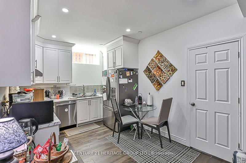 289 Richmond St  Richmond Hill, L4C 3Z2 | Image 21