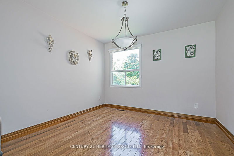 289 Richmond St  Richmond Hill, L4C 3Z2 | Image 7