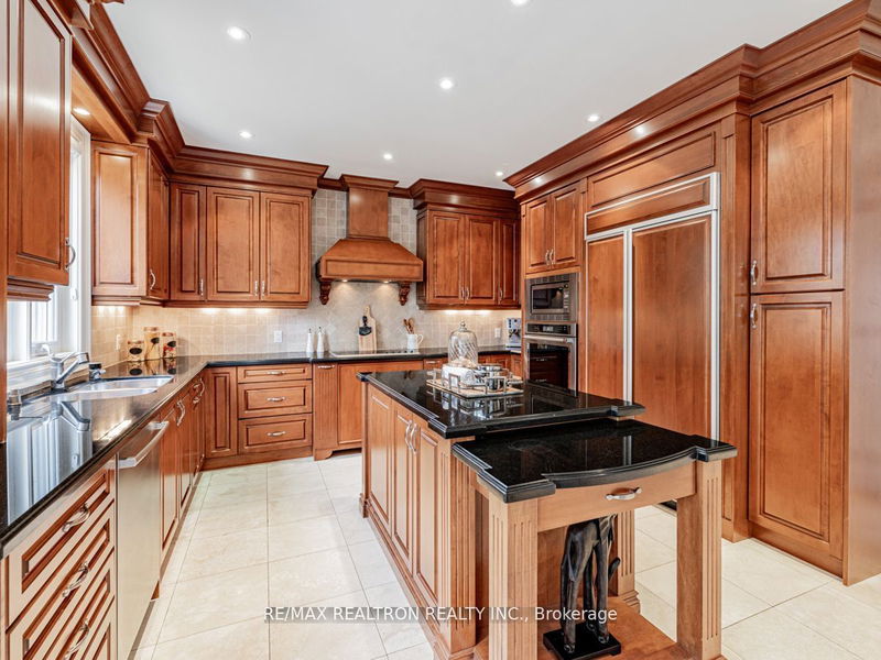 73 Pondview Rd  Vaughan, L4J 8P6 | Image 22