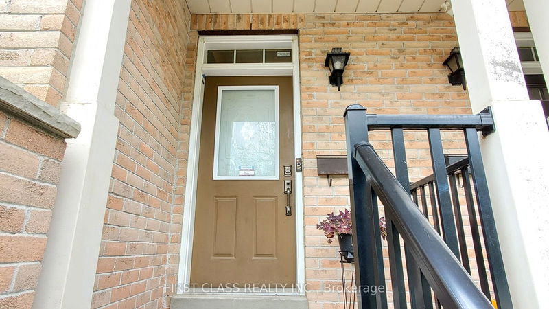 34 Charlotte Angliss Rd  Markham, L3P 7W6 | Image 3