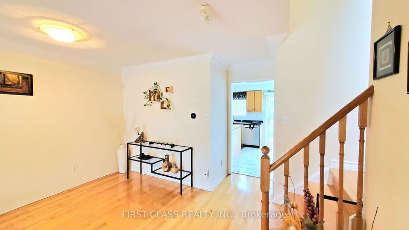 34 Charlotte Angliss Rd  Markham, L3P 7W6 | Image 9