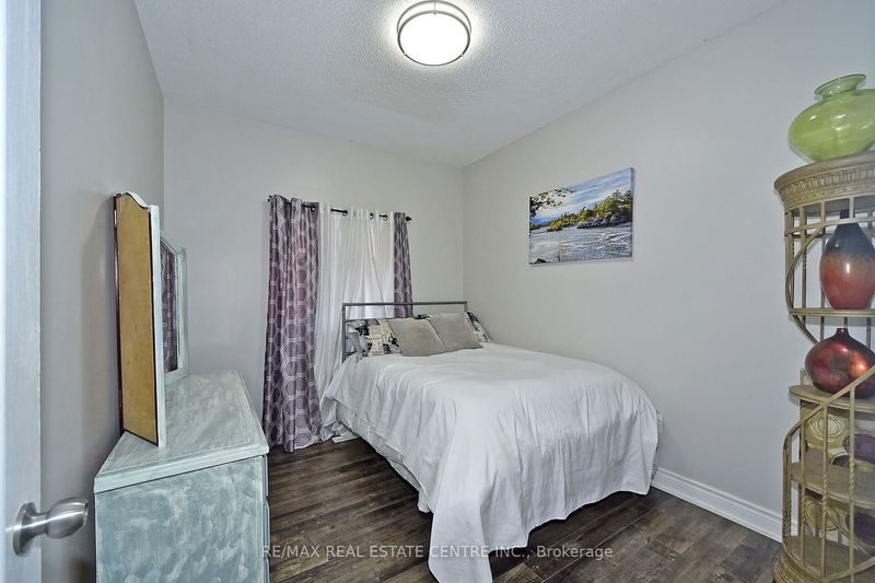 384 Highglen Ave  Markham, L3S 4J3 | Image 15