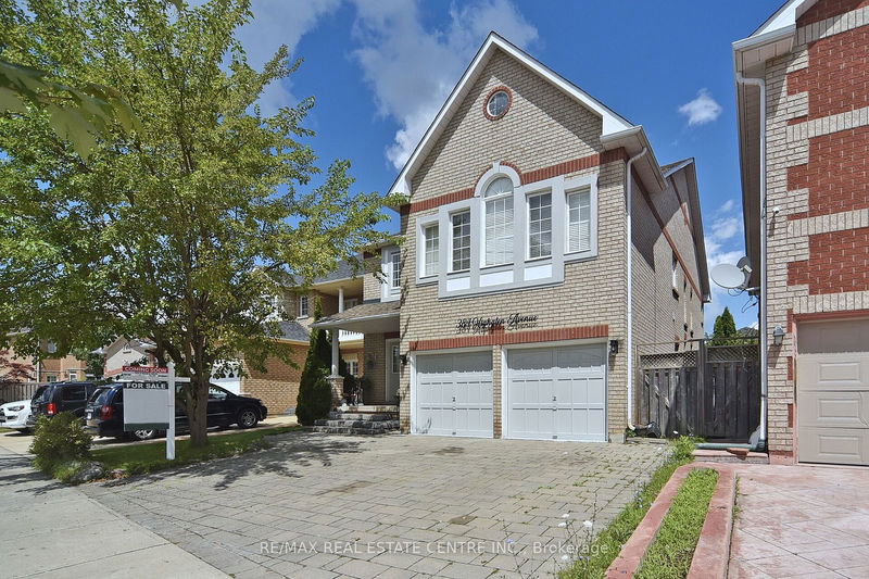 384 Highglen Ave  Markham, L3S 4J3 | Image 2