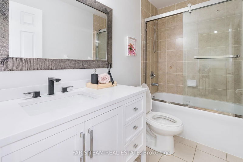 13313 Bathurst St  Richmond Hill, L4E 0Z6 | Image 16