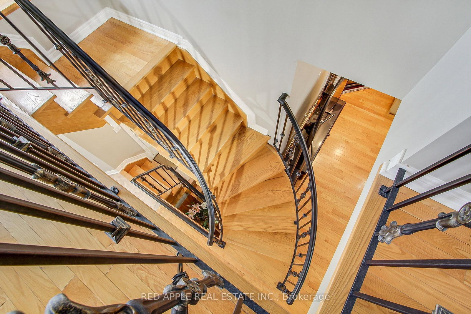 Listing Image 22