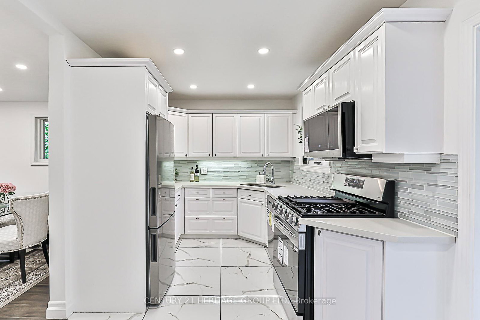 Listing Image 7