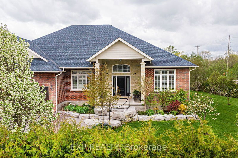 4 Blake St  East Gwillimbury, L0E 1R0 | Image 1