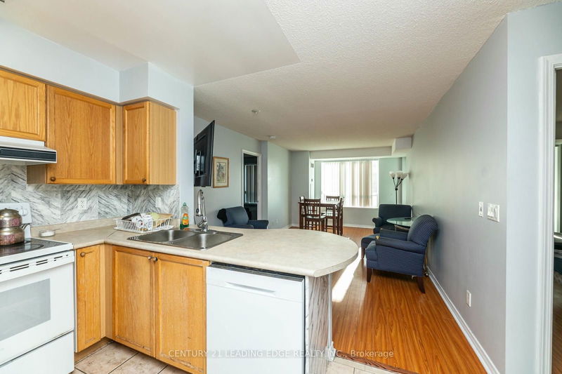  712 - 11 Oneida Cres  Richmond Hill, L4B 0A1 | Image 6