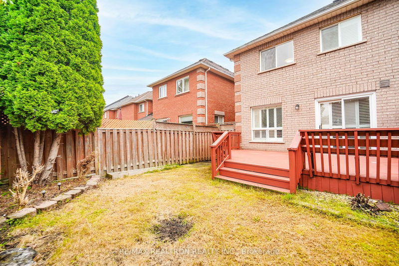 18 Jensen Crt  Vaughan, L6A 2T6 | Image 37