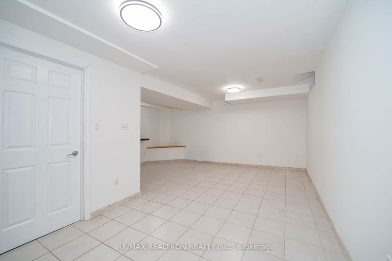 18 Jensen Crt  Vaughan, L6A 2T6 | Image 39