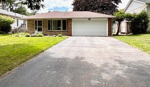 home for lease on 9 Southdale Drive
