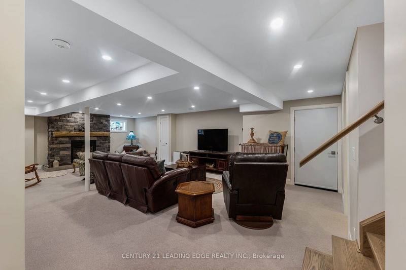 178 Parkview Cres  Newmarket, L3Y 2C8 | Image 22