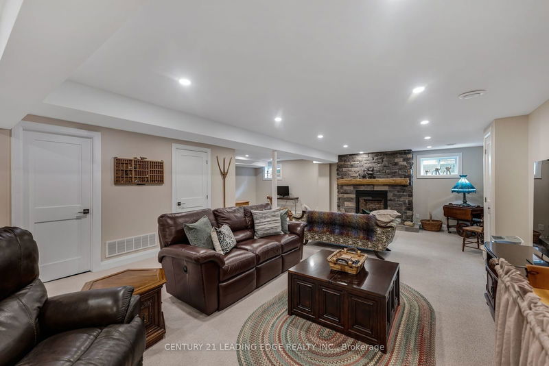 178 Parkview Cres  Newmarket, L3Y 2C8 | Image 24