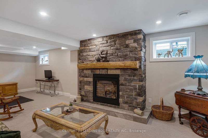 178 Parkview Cres  Newmarket, L3Y 2C8 | Image 26